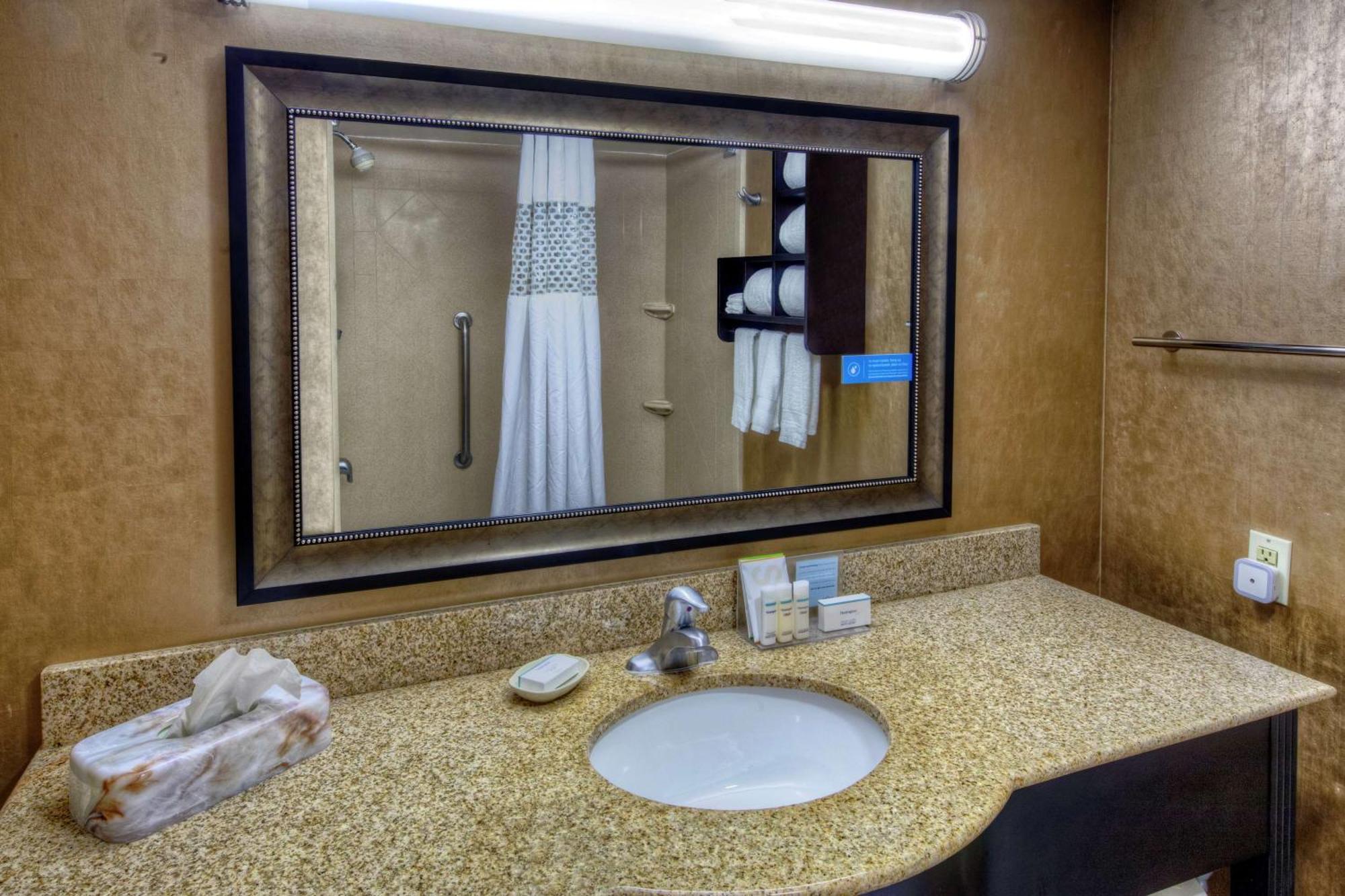 Hampton Inn Tullahoma מראה חיצוני תמונה